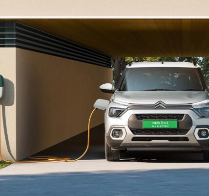 Cetron eC3 with 4 EV CAR